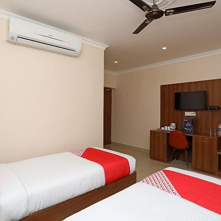 Отель Oyo 13528 Kumud Plaza Бхубанешвара Экстерьер фото